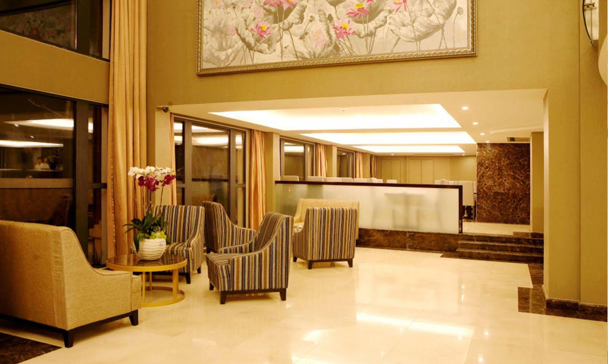 Hotel Ciao Saigon & 4*