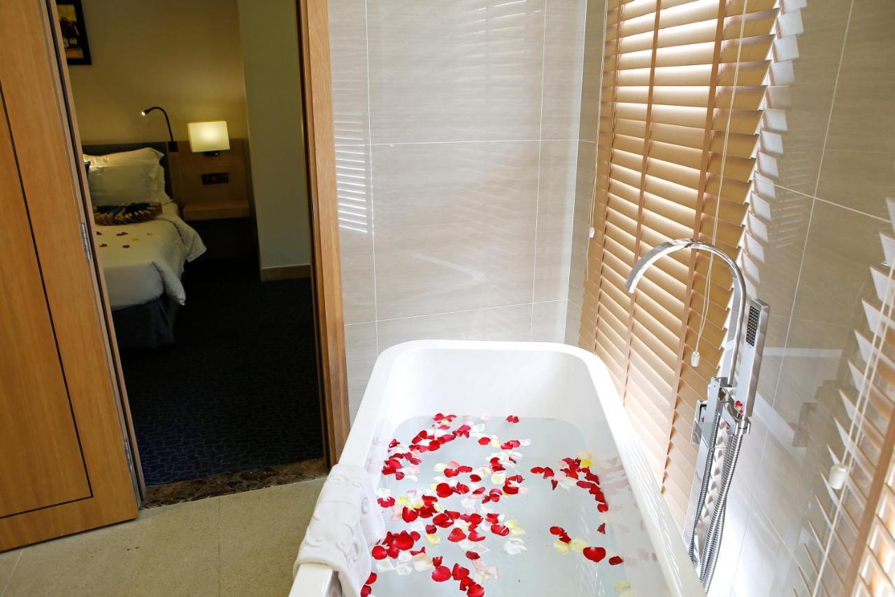 Ciao Saigon & 4*